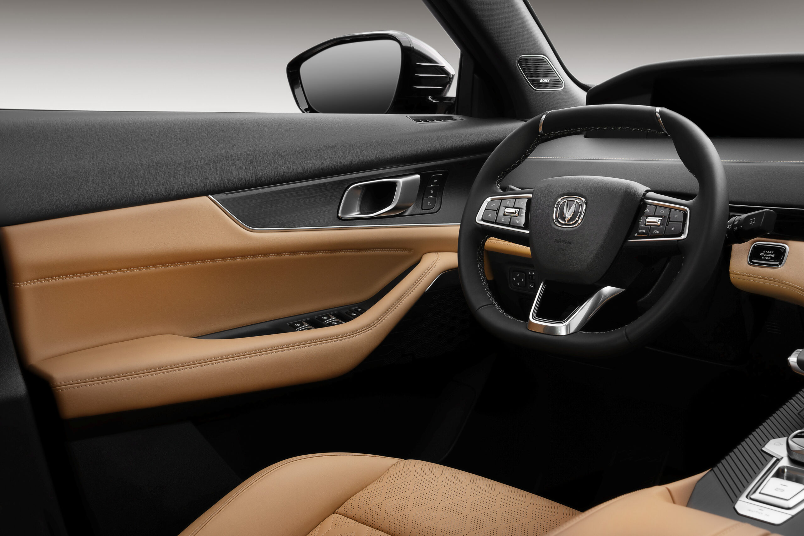 Photographe commercial à Casablanca spécialisé en publicité, produits et retouche haut de gamme. Création d’images professionnelles pour marques et entreprises au Maroc.