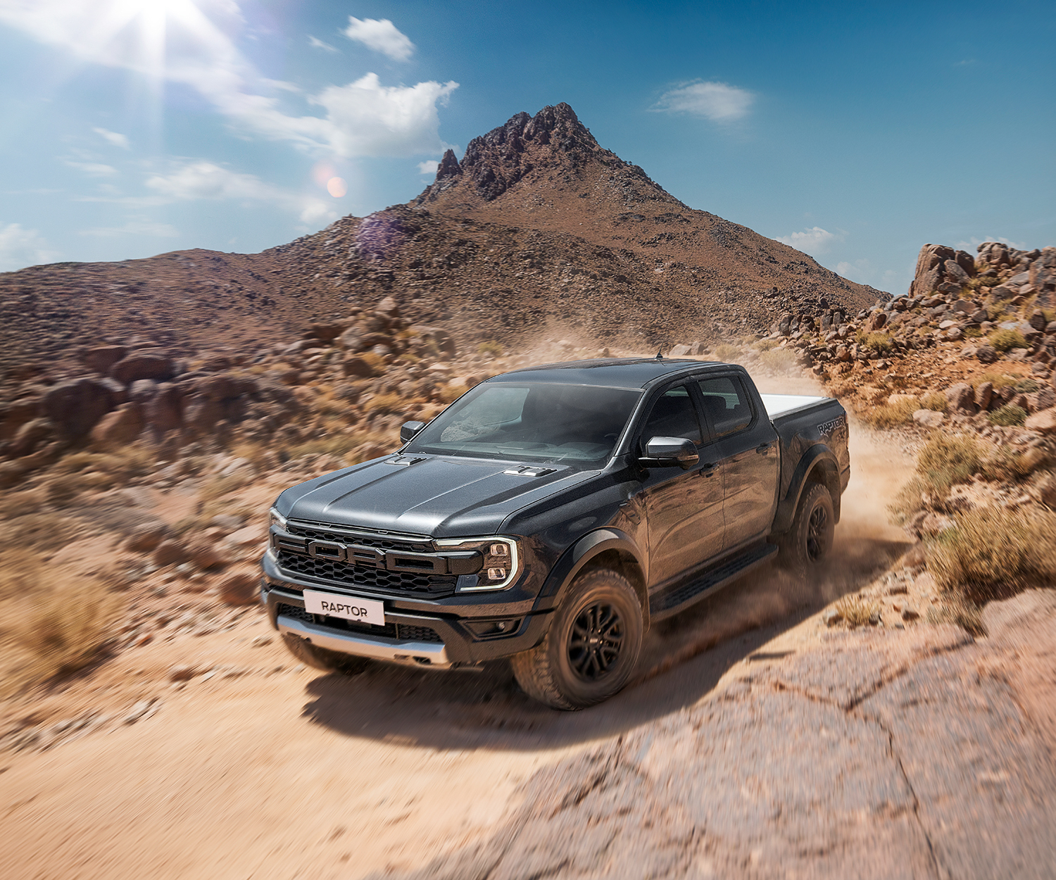 Photographe commercial à Casablanca spécialisé en publicité, produits et retouche haut de gamme. Création d’images professionnelles pour marques et entreprises au Maroc.