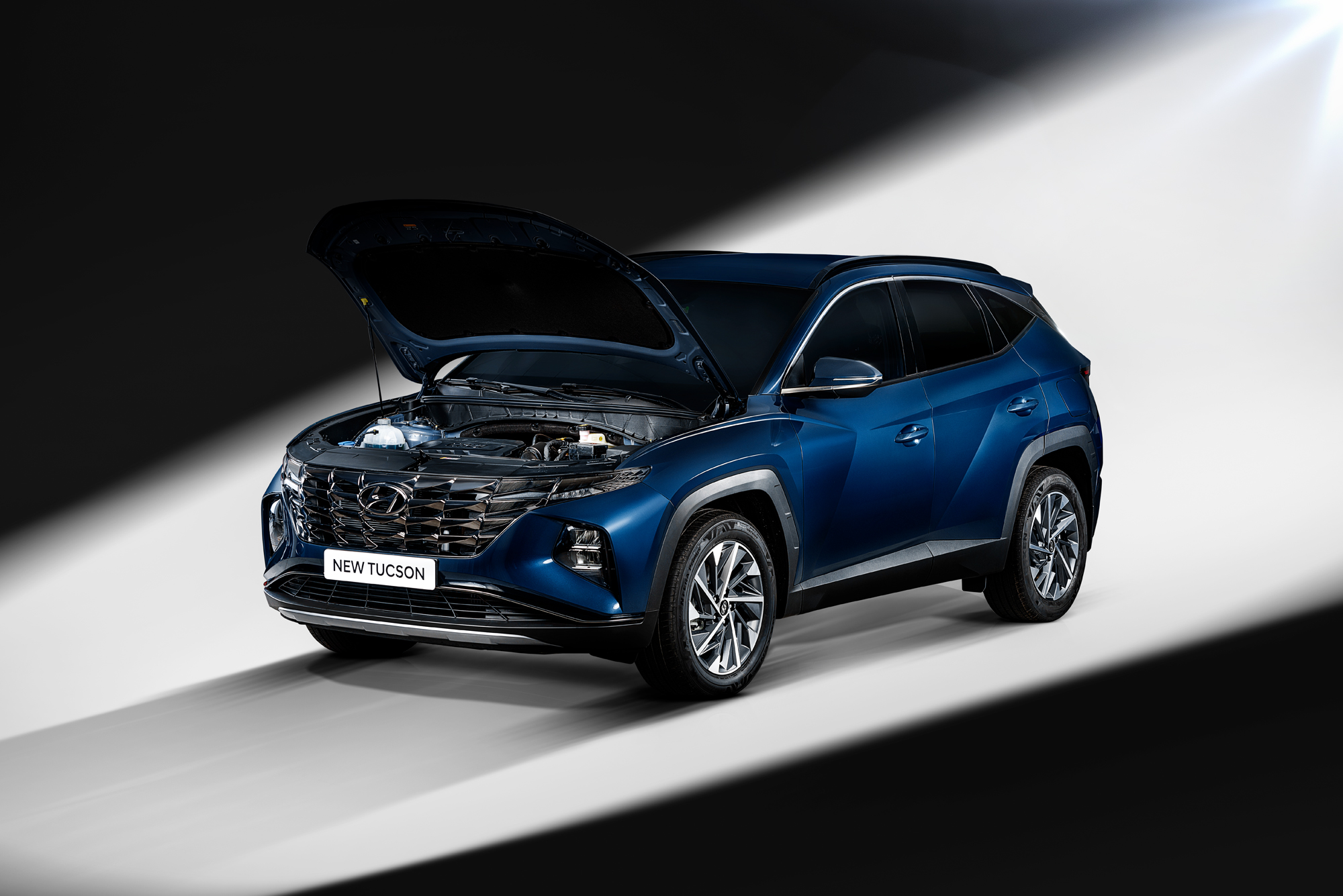 Photographe commercial à Casablanca spécialisé en publicité, produits et retouche haut de gamme. Création d’images professionnelles pour marques et entreprises au Maroc.