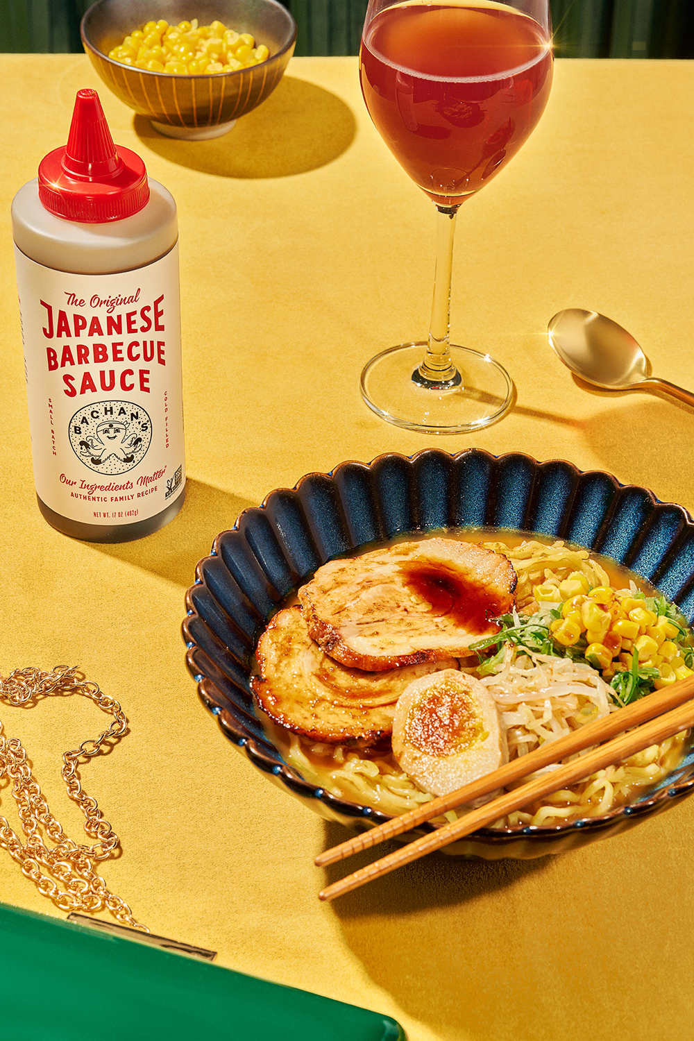 Photographe commercial à Casablanca spécialisé en publicité, produits et retouche haut de gamme. Création d’images professionnelles pour marques et entreprises au Maroc.